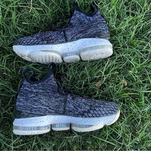 Nike LeBron 15 Ashes 2017 athletic sneakers - Picture 5 of 8